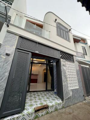 Nhà sr hoàn công 2.5 tỷ/60 m2/1 lầu 1 trệt, đường thông