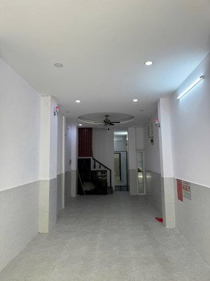 *bán nhà 5 tầng mặt tiền bà triệu - nha trang . giá 12 tỷ