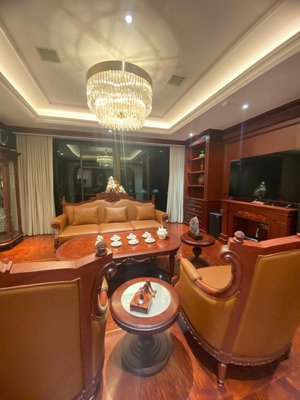 bán nhà mặt phố trung kính 70m 6 tầng mặt tiền rộng vỉa hè rộng kinh doanh siêu đỉnh