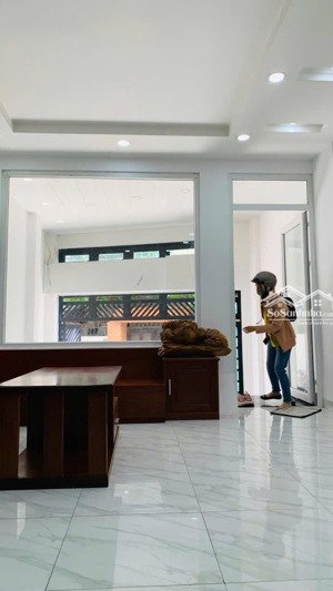 chủ xoắn giá 11 tỷ 500 giảm 2 tỷ còn 9 tỷ 500 chốt bán nhà dt sử dụng 255m2 đúc 5 tầng q. tân phú.