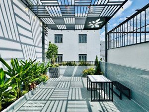 siêu phẩm dòng tiền cầu diễn 7 tầng thang máy 12 phòng full nội thất đầy đủ pccc 700tr/ năm 11,7 tỷ