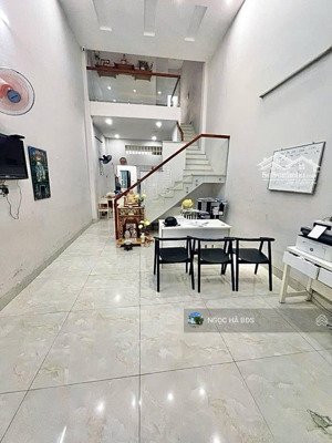 chủ ngộp căn 80m2 cách 30m ra mtđ trường chinh, ngay chợ lạc quang cho thuê 8tr/th, shr