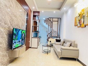 p.hồng hà
ko có căn thứ 2 - nhà đẹp xik
full nội thất - 7,8 tỷ