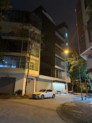 phân lô hàng bè 50m mặt tiền 6m hiếm thang máy kinh doanh, ở, văn phòng đều đỉnh. giá 17.5 tỷ