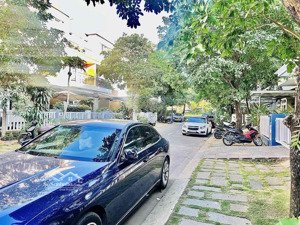 bán nhà phố rosita khang điền - 93m2- ngang 5 - 3t giá tốt nhất khu vực.