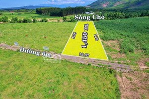 xả lỗ cần ra gấp đất giáp sông chò!!!!!