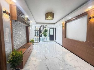bán nhà tạ quang bửu 100m- nhỉnh 4tỷ- ô tô đỗ chân cầu thang-4 ngủ sáng thoáng- đẹp lung linh