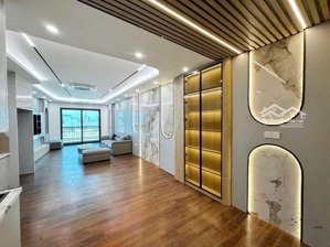 nhà long biên 7 tầng - 58m2- nhỉnh 16 tỷ- gần chân cầu- thang máy - ô tô tránh