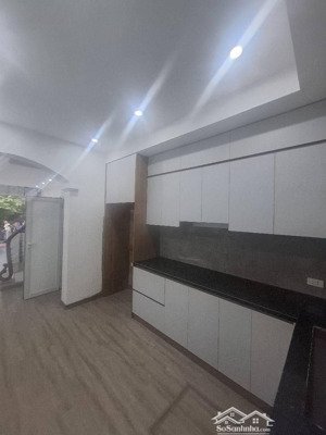 nhà mới 5 tầng cổ điển tứ hiệp, thoáng trước sau, ba gác đỗ cửa