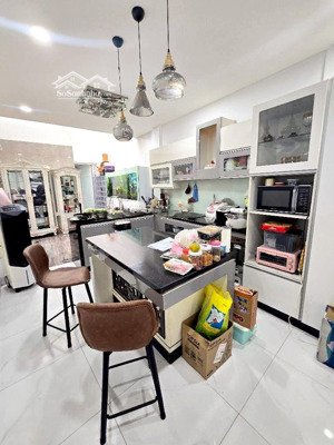 bán nhà ngay ngã tư lê văn sỹ 80m2 4pn, hẻm 6m thông, chỉ nhỉnh 9 tỷ