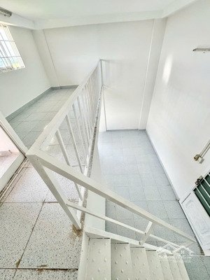 (7626) nhà xã hội định hòa. lầu 2 sổ hồng 545 triệu. thuê 2,2 triệu/tháng. toàn quốc mua được.