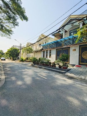 bán 2 căn nhà c4 trên 180m2 thổ cư (12m x 15m), vuông vức - chỉ 6.2 tỷ - kdc hiện hữu, giáp quận 8