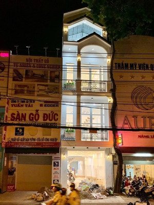 cho thuê nhà mặt tiền 7 phòng đường 3 tháng 2 gần ngã tư nguyễn văn linh