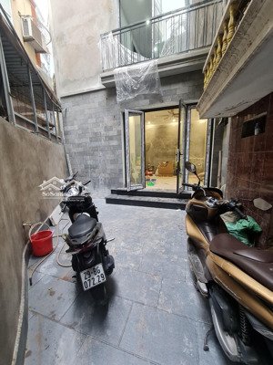 bán nhà võ thị sáu,45m x 5 tầng thang máy nhỉnh 12 tỷ,nhà xây mới tinh,gần hồ ở sướng