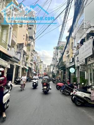 Phú Nhuận, vị trí KD, 3 Tầng, 172m2, ngang 11m,HXH, gần MT Phan Đình Phùng, 9Pn,18.15 Tỷ