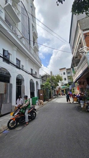 chdv 242m ngang 11*22 giá 65ty. hẻm xe tải. quận tân bình