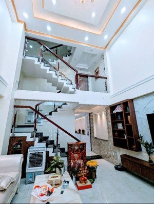 quận 7 -bán nhà 4 tầng hxh kế bên phú mỹ hưng dt: ngang to 4.6m x 16m, chỉ nhỉnh 7 tỷ