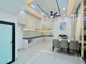 anh nam bộ đội tc2 gửi bán nhà liên mạc an cư chuẩn sống, ô tô ngủ trong nhà giá 7,1 tỷ