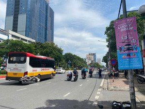 bán nhà mặt phố cầu giấy, 264m2, mặt tiền 7m,1 mặt phố ,1 mặt ngõ 129 tỷ