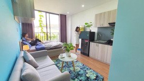 cho thuê phòng 35m2 ban công full nội thất ngay bạch đằng gần đh uef hutech gtvt ngoại thương