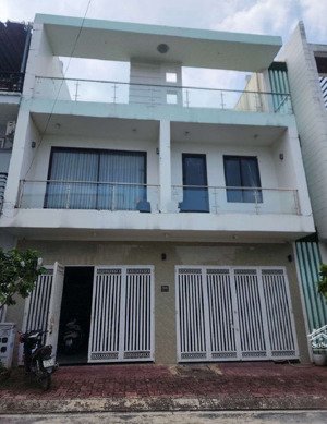 chính chủ cần bán gấp nhà sau lưng bến xe bình dương 11,2 tỷ, 427m² chính chủ cần bán gấp