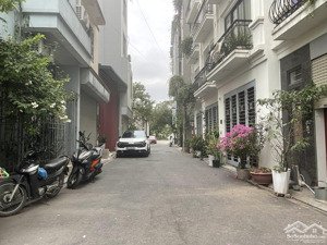 bán đất tổ 8 thạch bàn, cạnh vườn hoa, đường ô tô tránh