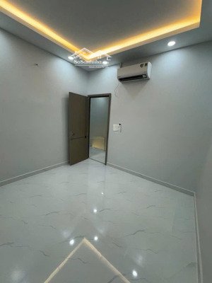 bán nhà mới 2 tầng, full nội thất đường huỳnh tấn phát, chia 2 căn riêng biệt, giá 7 tỷ x