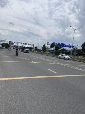 nhà 4 tầng,nguyễn văn linh phường tân thuận quận 7,đường 120m,dt:5.2 x 20, chdv 22pn,nhỉnh 24tỷ.