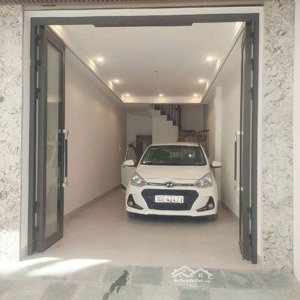 nhà đẹp việt hưng. ô tô ngủ trong nhà. sát big c. full nội thất cao cấp, phân khúc hiếm