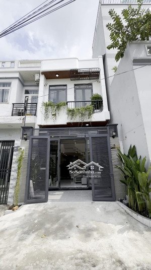 bán nhà 4x14m giá chỉ 3 tỷ 1 có chỗ để ô tô, sổ hồng riêng