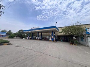 chuyển nhượng công ty gồm cây xăng kho xưởng,trường trung cấp nghề diện tích 50000m2 tại hà nội