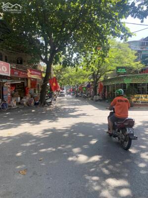 CHỈ NHỈNH 2 TỶ, NHÀ ĐẸP Ở NGAY, SỔ RIÊNG, Ô TÔ DỪNG ĐỖ CHÂN CẦU THANG