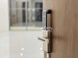 bán căn 2pn - 55m2 có sổ tầng cao full nội thất giá 2,05 tỷ bao phí thuế