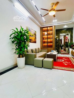 siêu phẩm cầu giấy! nhà mới xây 34 m2 - 6 tầng thang máy, full nội thất cao cấp, về ở ngay