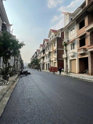 bán nhà kđt cenco5 tân lập - đan phượng