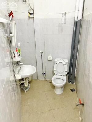 Bán nhà Văn Chương dân xây vị trí đẹp ngõ thông khung cột chắc chắn 27m 2 thoáng giá 6.1 tỷ .