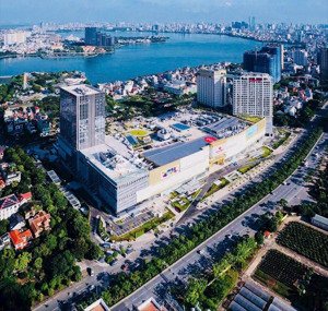 gia đình tôi cần bán biệt thự vườn đào 200m2 5 tầng. lh 