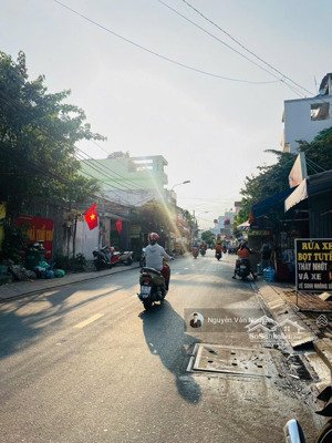 giá đầu tư ! bán nhà mtkd đường 339 - đỗ xuân hợp. cạnh chợ sẵn hđ thuê. tiện ích bao vây. vay 70%