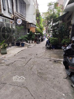 cho thuê nhà vĩnh viễn p8 q10 gần đại học kinh tế