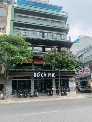 cho thuê nhà mặt phố đại la, diện tích 120m2 x 8 tầng. 3 mặt tiền showroom đẹp vô cùng