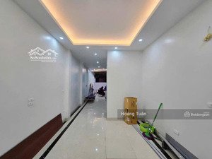 bán gấp!! nhà phú diễn 45m 8 tỷ sẵn công năng 7 ngủ -view thoáng-ngõ nông gần ô tô