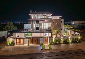 bán biệt 3 tầng thự hồ bơi đẹp ngay công viên cao đức lân trung tâm p.an phú,dt 11x20m giá 55 tỷ tl