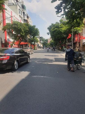 bán tòa nhà văn phòng mặt phố huế, dòng tiền 400tr/tháng, 113m2 - 12 tầng - giá 160 tỷ