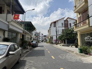 bán căn nhà 2 tầng trung tâm thuỷ nguyên , hải phòng , gần trường học các cấp , đường rộng 10m