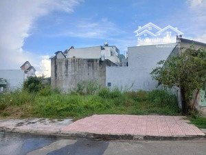 ngộp bán gấp nền đất ngay cầu cát lái , diện tích 220m2 giá chỉ 2 tỷ 250 , sổ sẵn