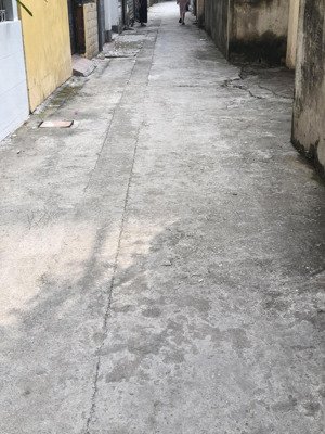 kim giang ô tô đỗ với dt 42m2/6tầng 6ngủ, 2 thoáng hơn 8tỷ. nhà mình gần trường, chợ lh: 