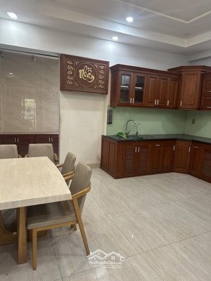 cần bán nhà nguyên căn mặt tiền bưng ông thoàn liên kề khu bt villa park .