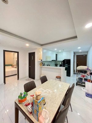 cần bán căn 2pn mã 16 giá tốt nhất dự án , tầng trung , view thoáng , phù hợp cho gia đình trẻ