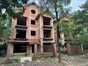 5xtr/m2 bt cực đẹp đường to trục chính 350m2 vị trí đắc địa kđt quang minh - ml - hn