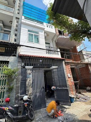 bán nhà 1 trệt 2 lầu kiên cố, đẹp đường nguyễn đức thiệu dĩ an 3 phòng ngủ chỉ 3ty680